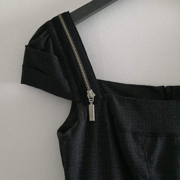 XOXO classic dress - Picture 2 of 2